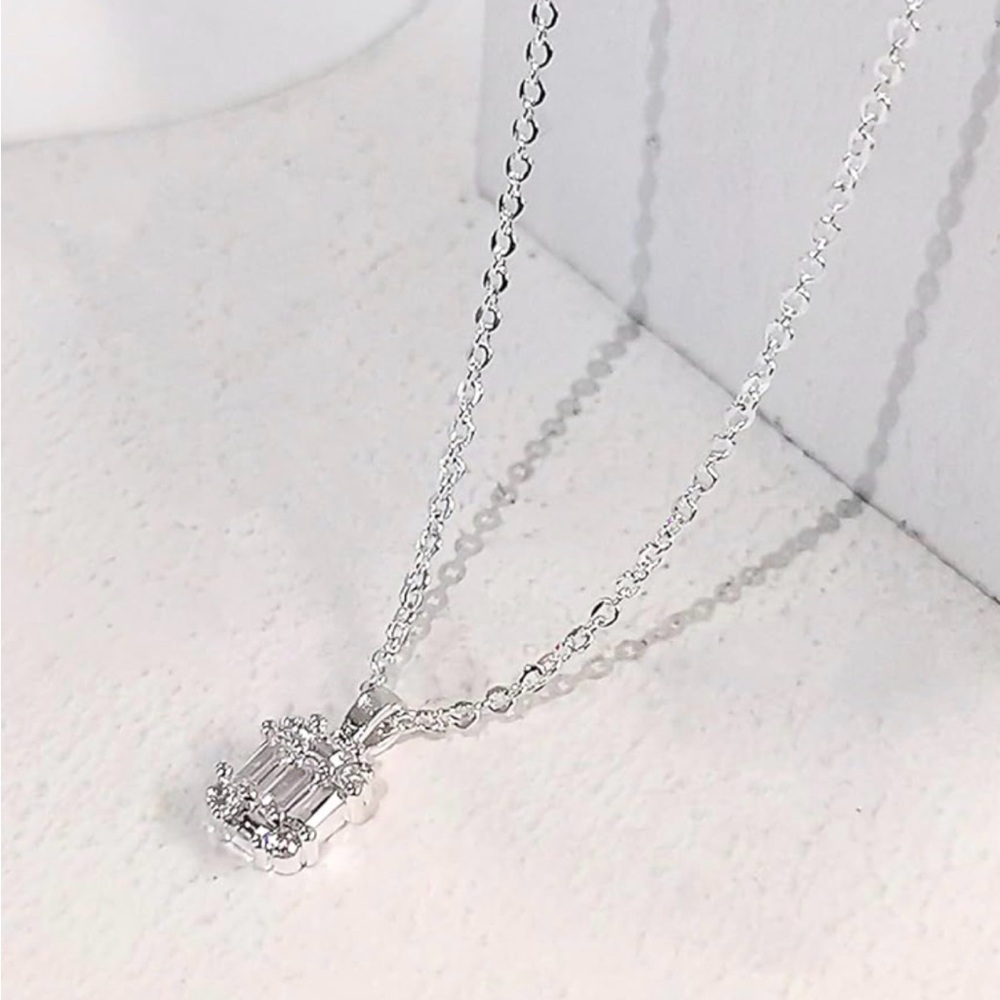 ✨LUXURY✨ Simulated Diamond Pendant Dainty 18k White Gold Plated Necklace